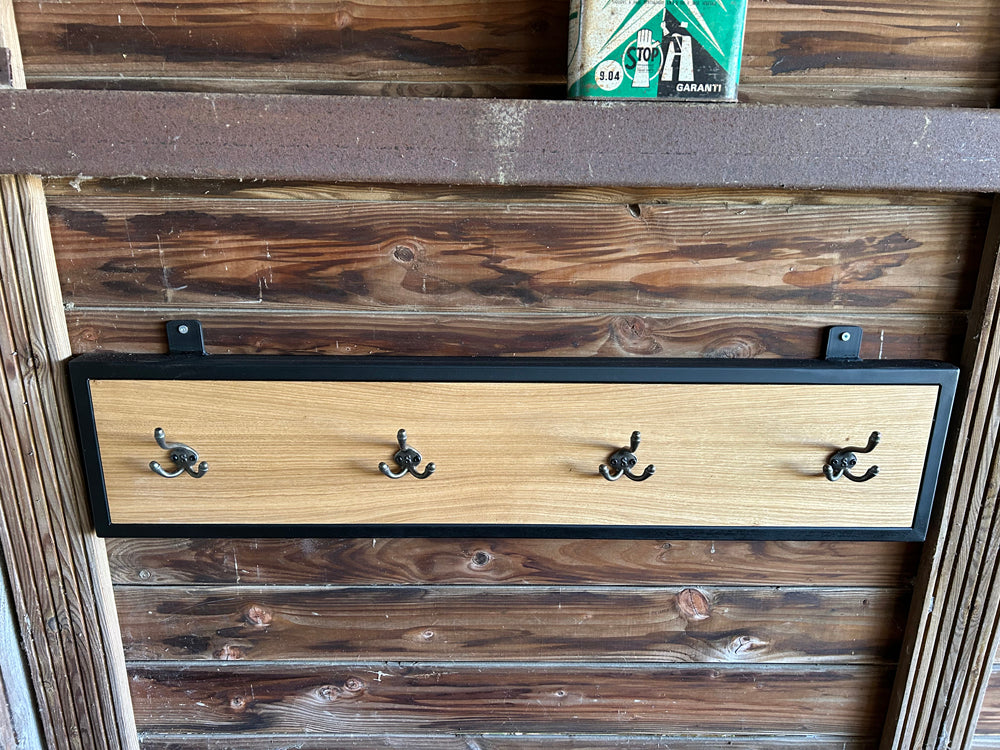 Patere murale crochets fonte Réf 4522 Prix de base : 190€