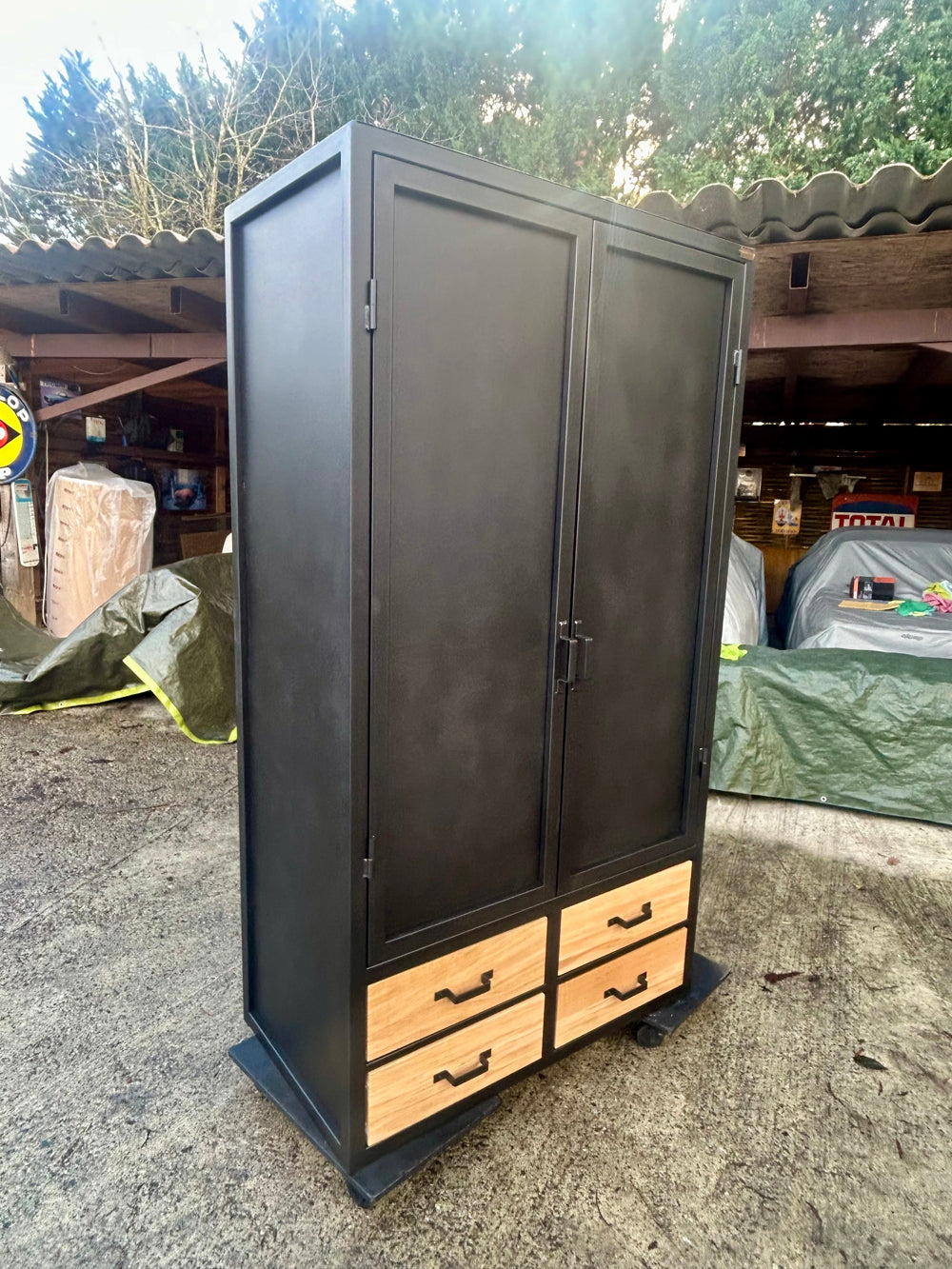 Penderie/armoire métal et chêne- Réf 4624 - Prix de base : 1390€