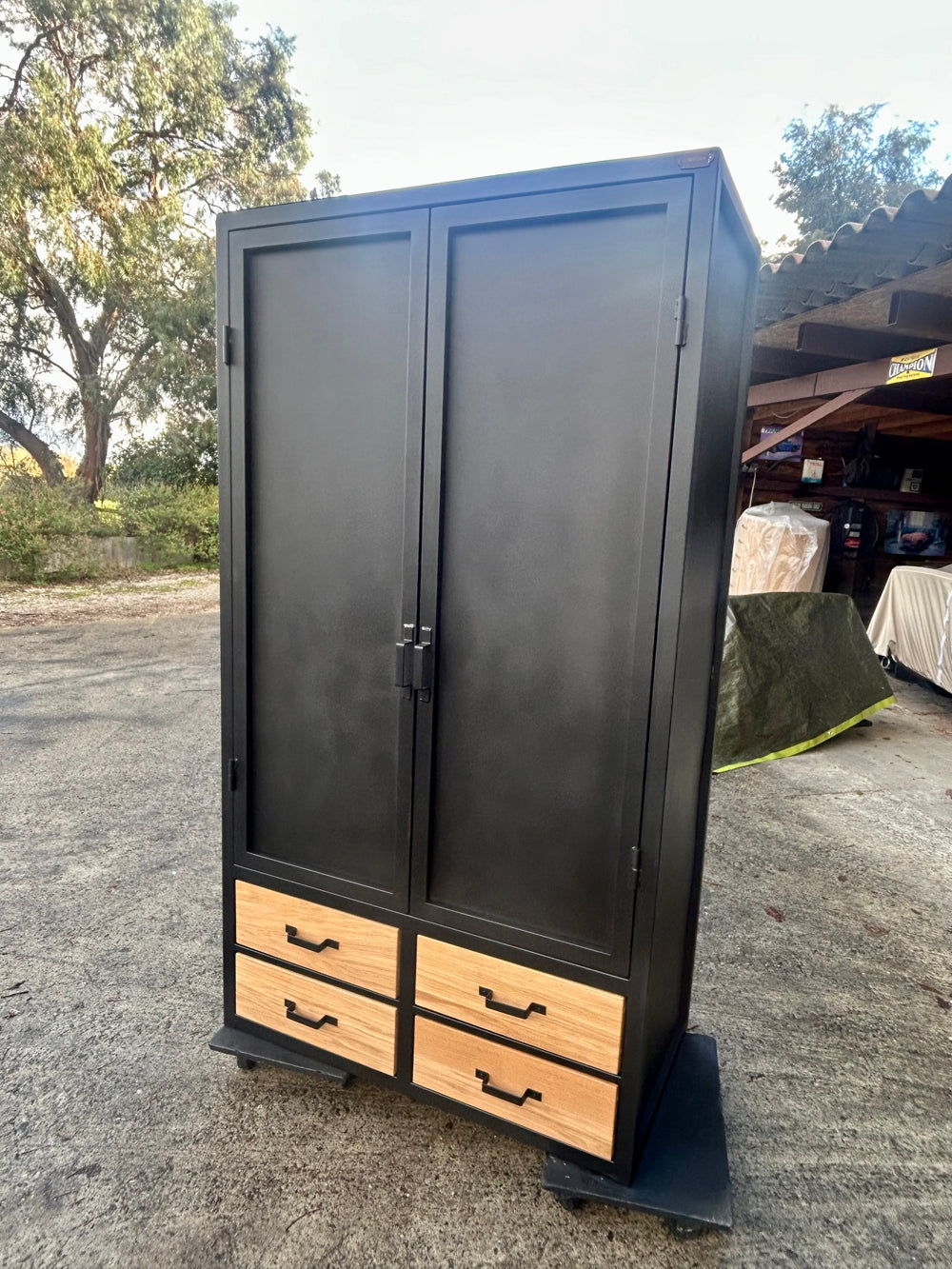 Penderie/armoire métal et chêne- Réf 4624 - Prix de base : 1390€