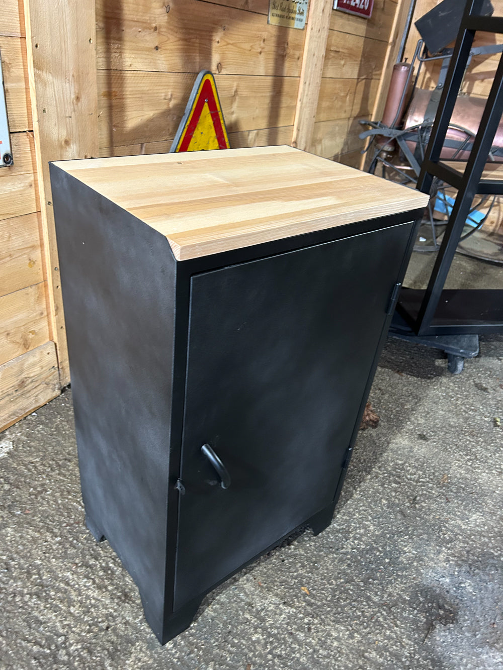 Petit buffet d'atelier 1950 réf 4140