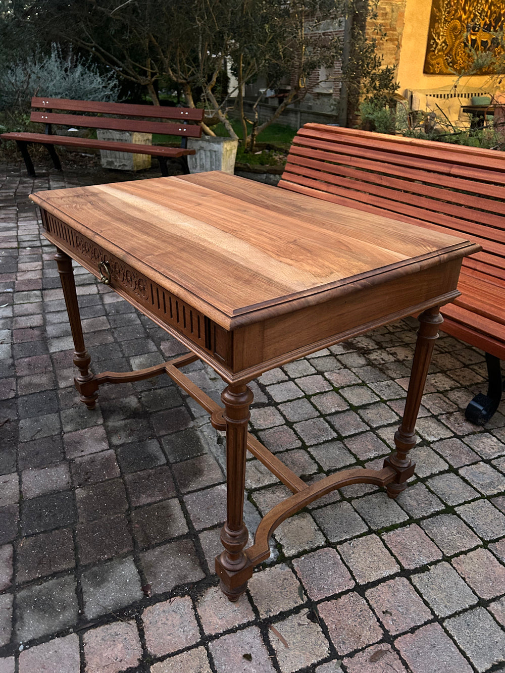 Petit bureau en Noyer massif 1900 - Réf 4620