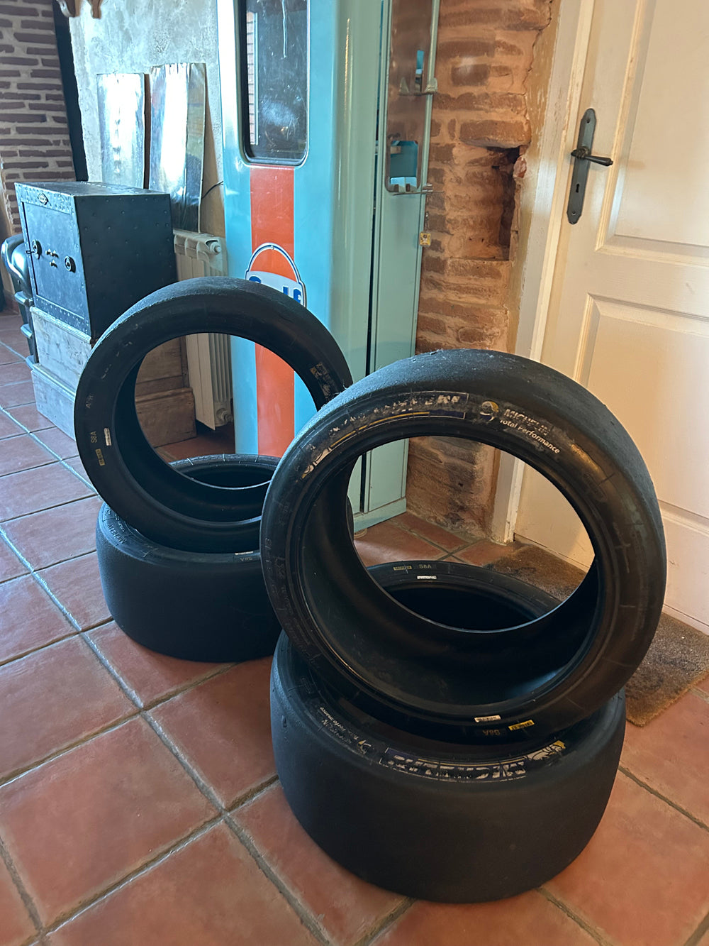 Automobilia & decoration  pneu slick - Réf 4574