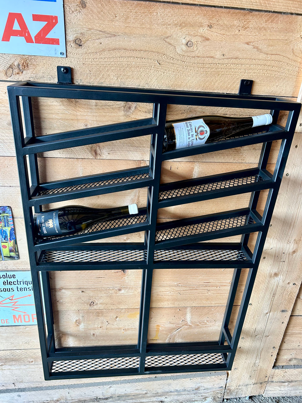 Présentoir à bouteille design industriel  Réf 4457 Prix de base : 500€