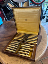 Service 24 couteaux manche Corne 1950 - Réf 4581