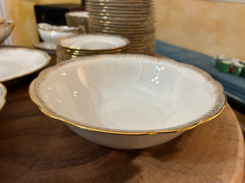 Service porcelaine doré de Chauvigny 56 pièces Réf 4160