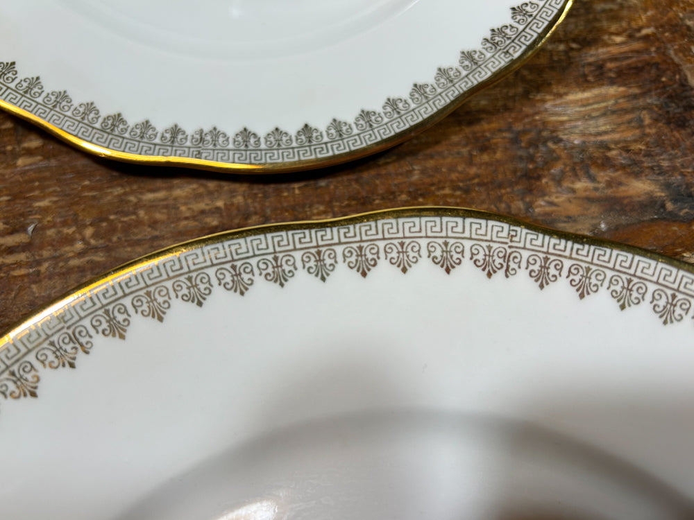 Service porcelaine doré de Chauvigny 56 pièces Réf 4160