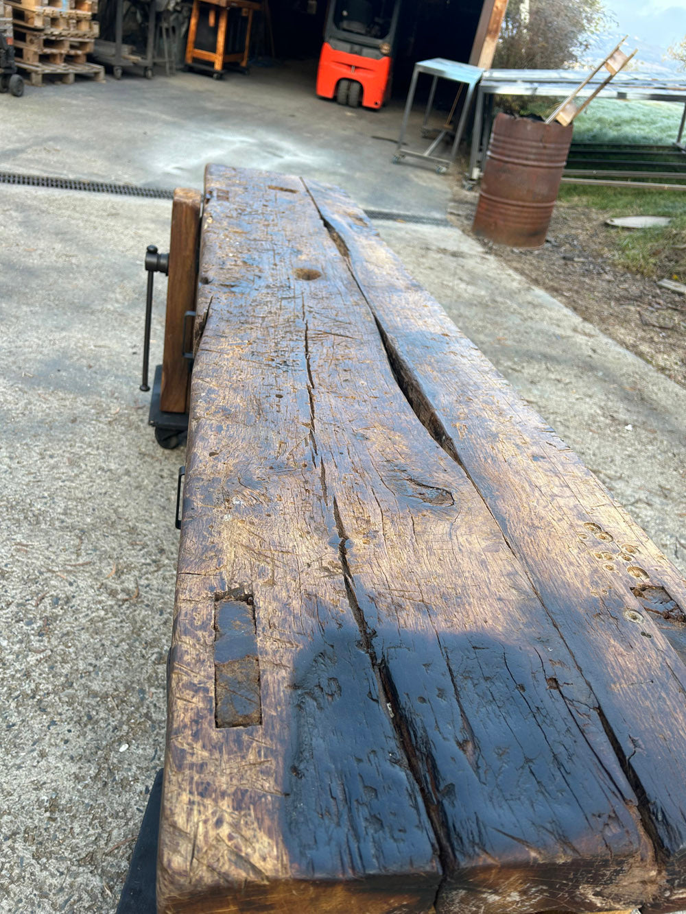 Etabli ancien modifié en meuble TV