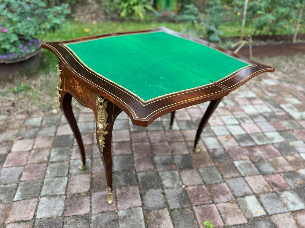 Atelier de restauration de meuble ancien