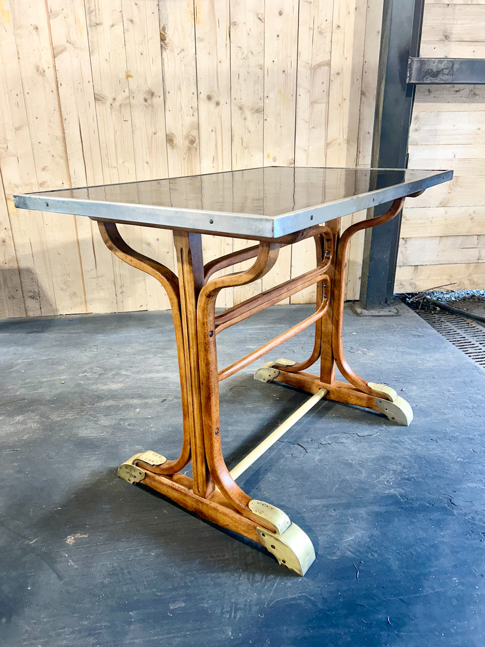 Table Bistrot Thonet 1900 Piètement Laiton