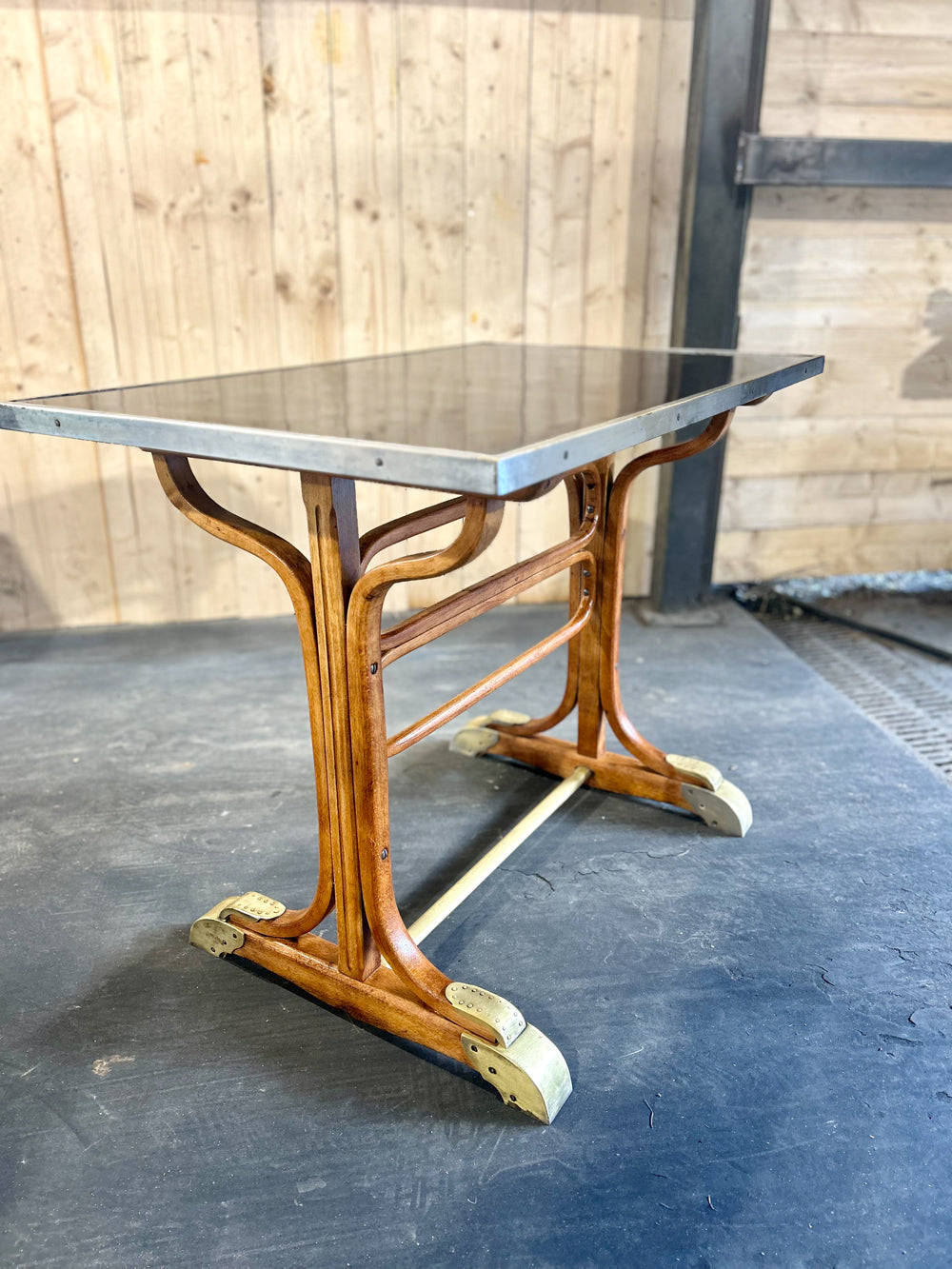 Table Bistrot Thonet 1900 Piètement Laiton