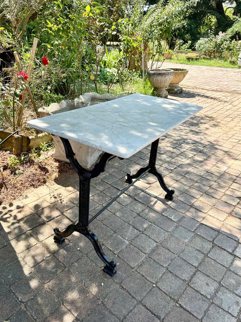Table bistrot fonte et marbre Castres 1950/60 Réf 4533