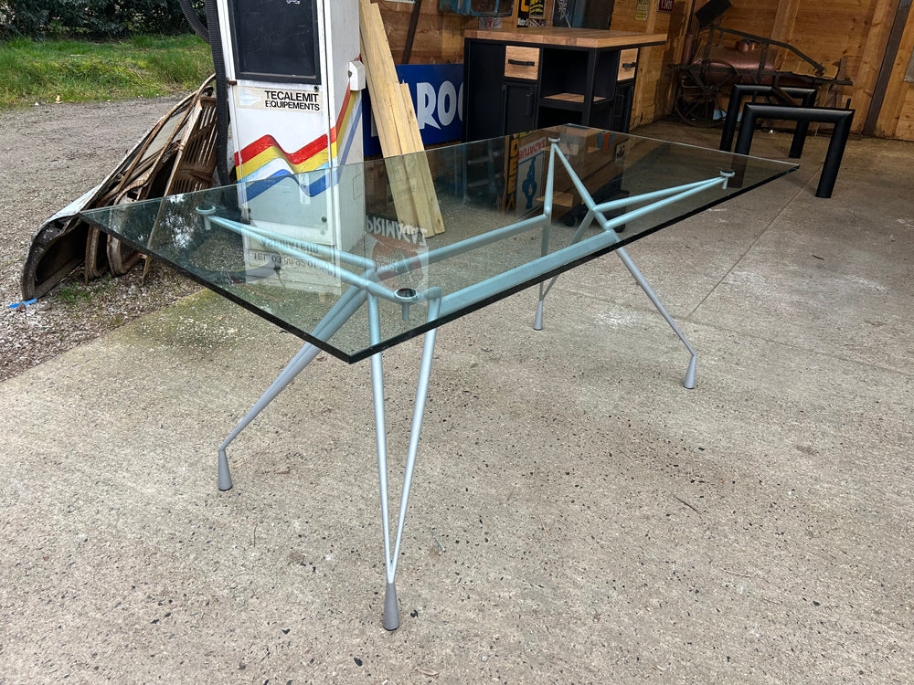 Table design plateau verre  Réf 4429