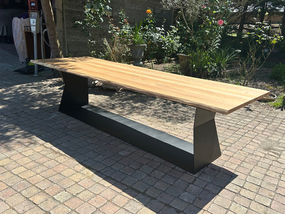 Table design sur mesure piètement "Aigle de mouette" Réf 4479 prix de base  3500€