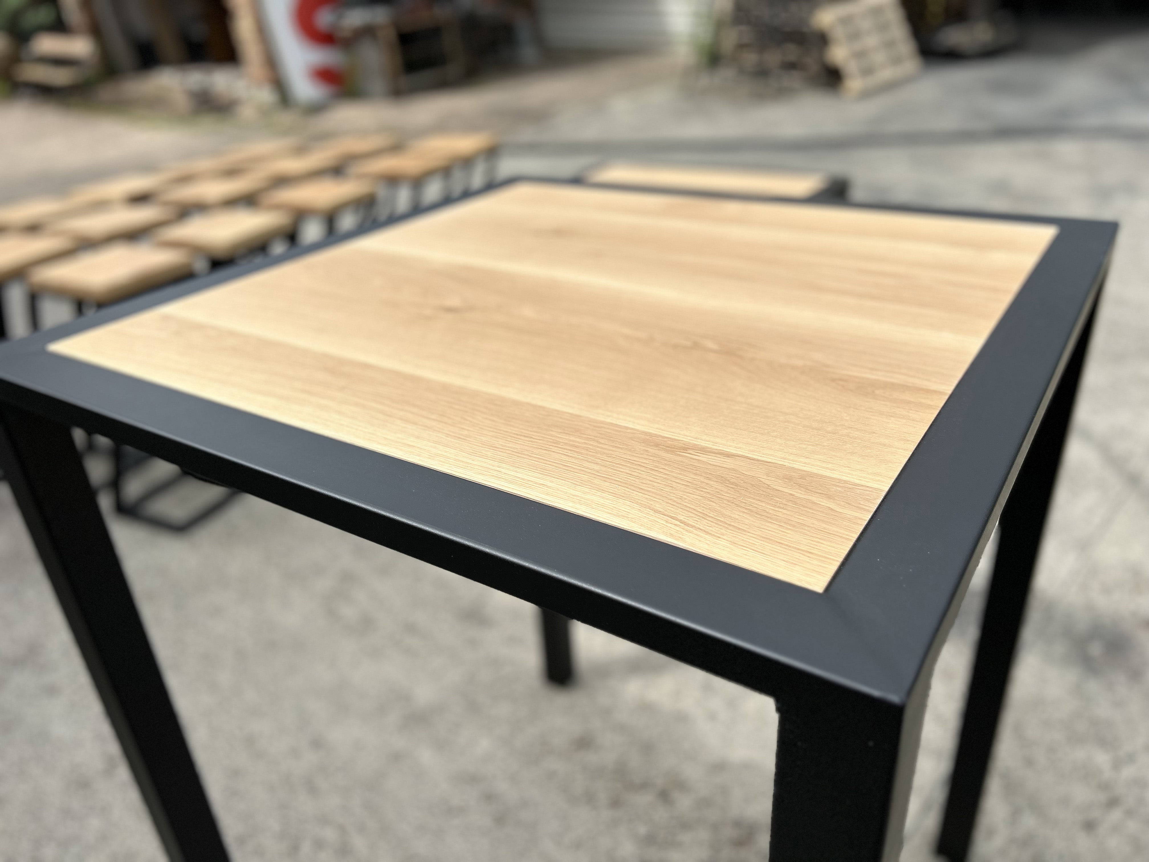 Table mange debout design industriel PRIX de base : 650€ réf 2294