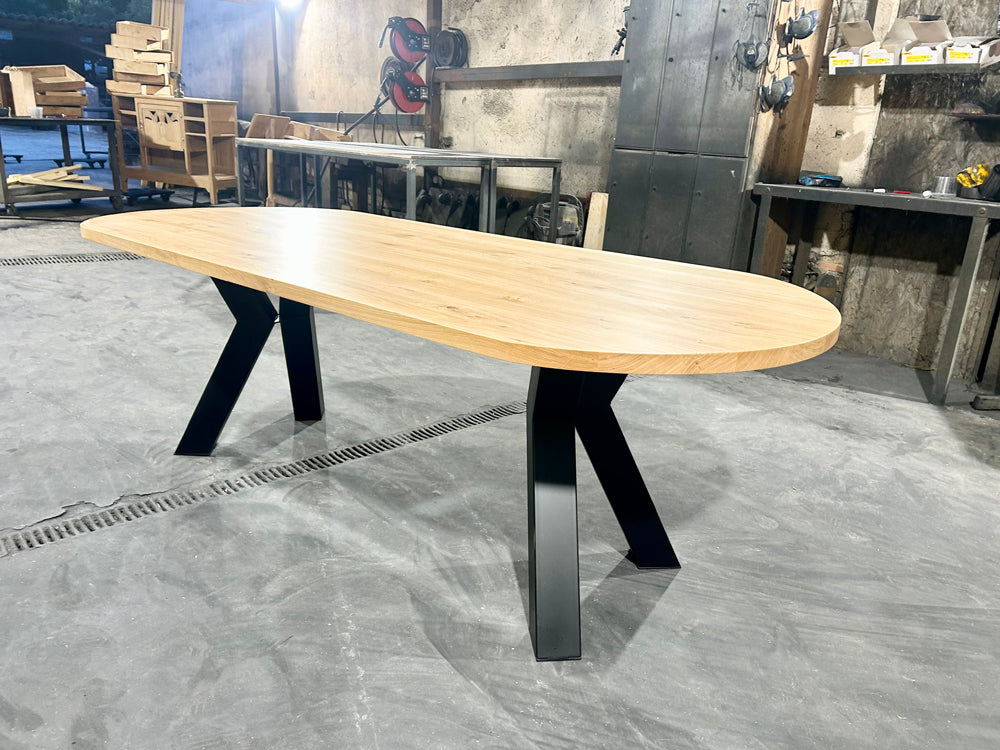Table ovale design industriel Réf 4442 prix de base : 1550€