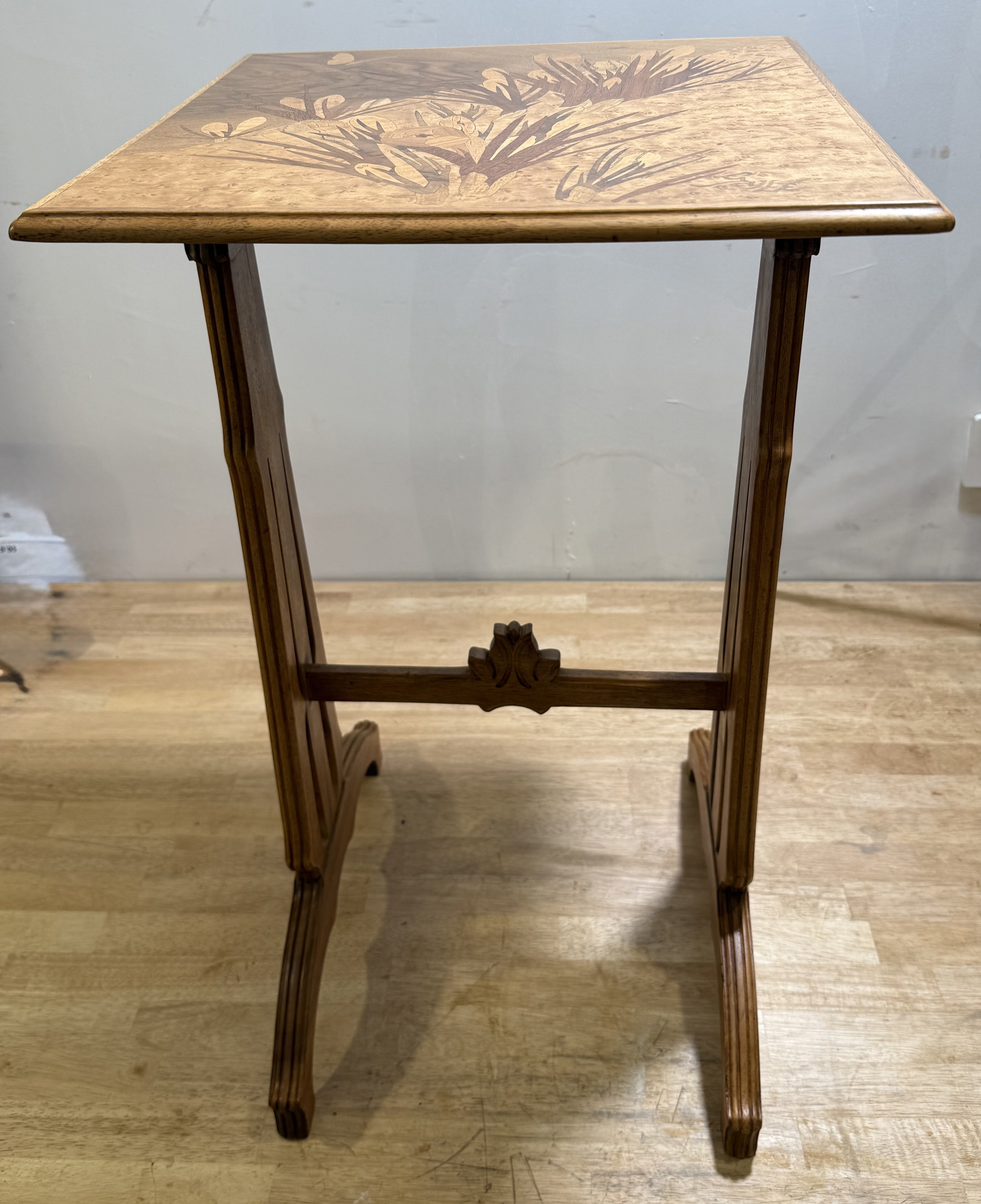 Réunion de deux tables Ateliers Gallé datant des années 30 - RF 4732