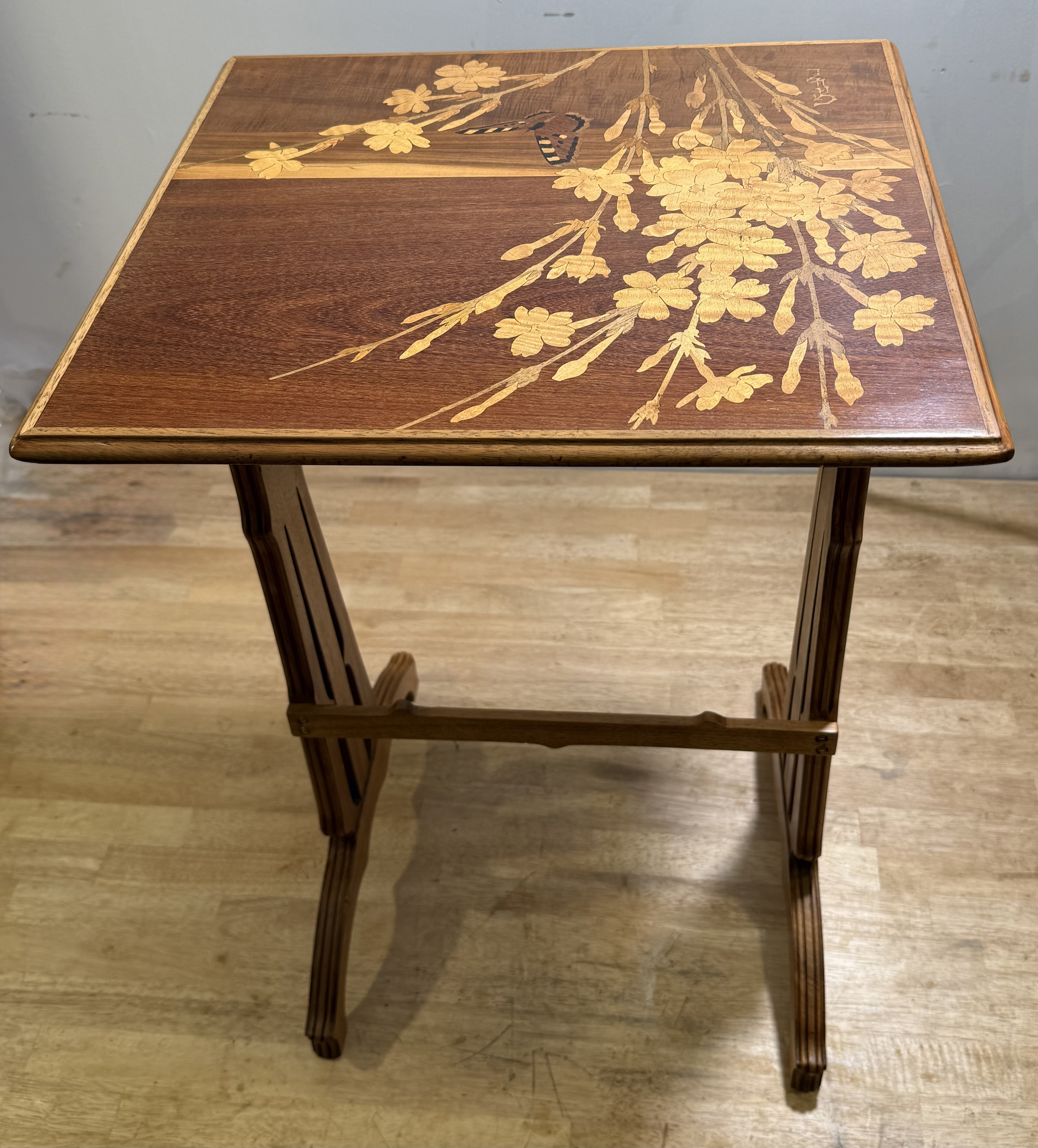 Réunion de deux tables Ateliers Gallé datant des années 30 - RF 4732