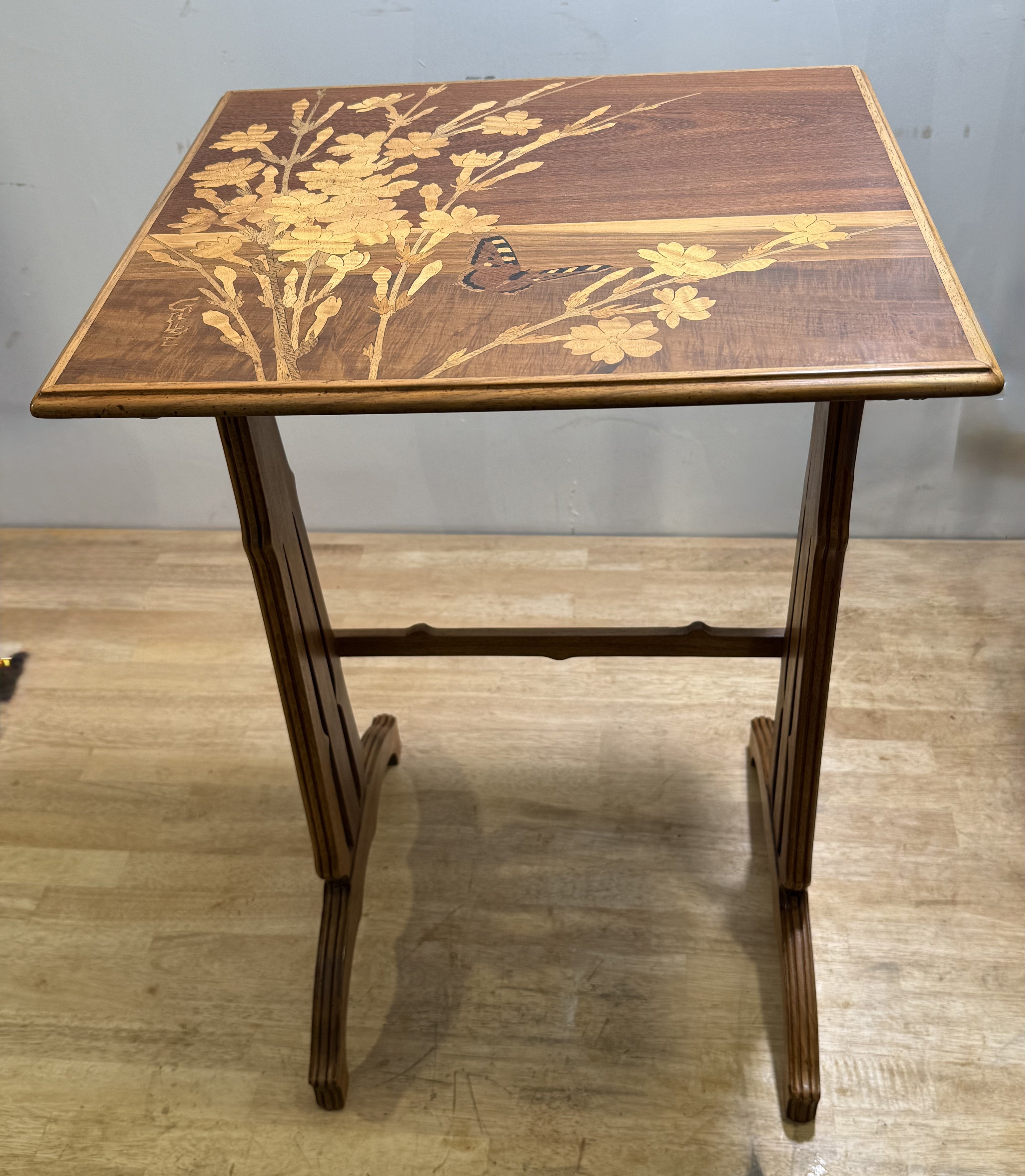 Réunion de deux tables Ateliers Gallé datant des années 30 - RF 4732