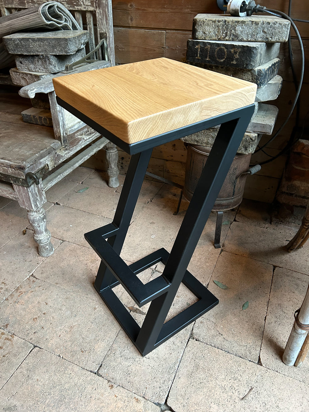 Tabouret Bistro industriel Réf 4231 Prix de base : 130€