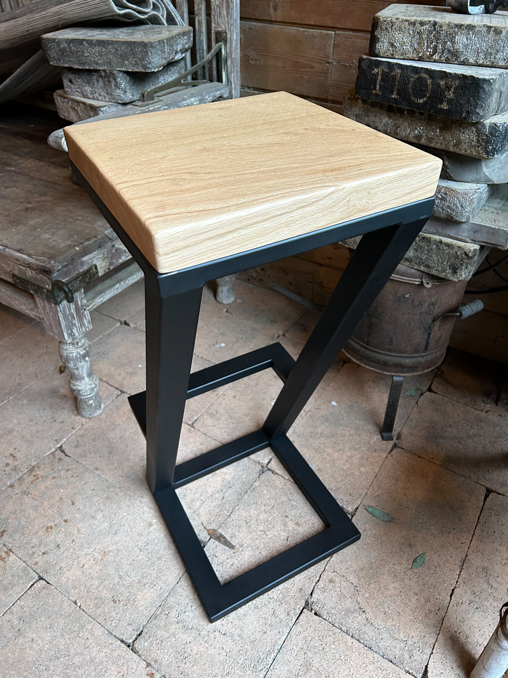Tabouret Bistro industriel Réf 4231 Prix de base : 130€