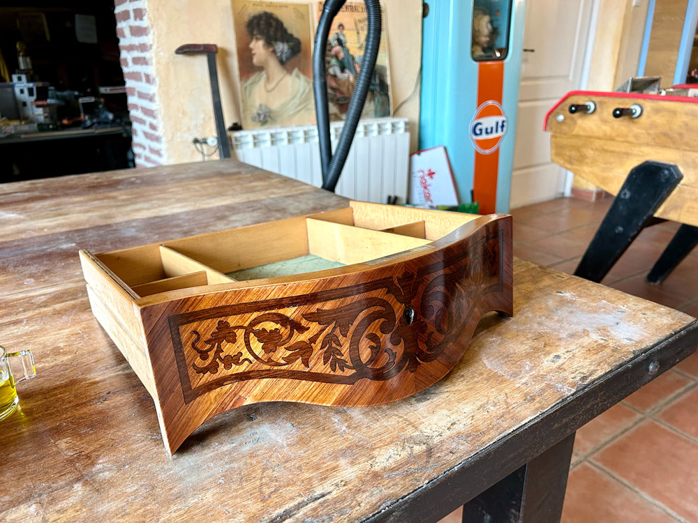 Travailleuse style Louis XV fabrication 19éme Réf 4218