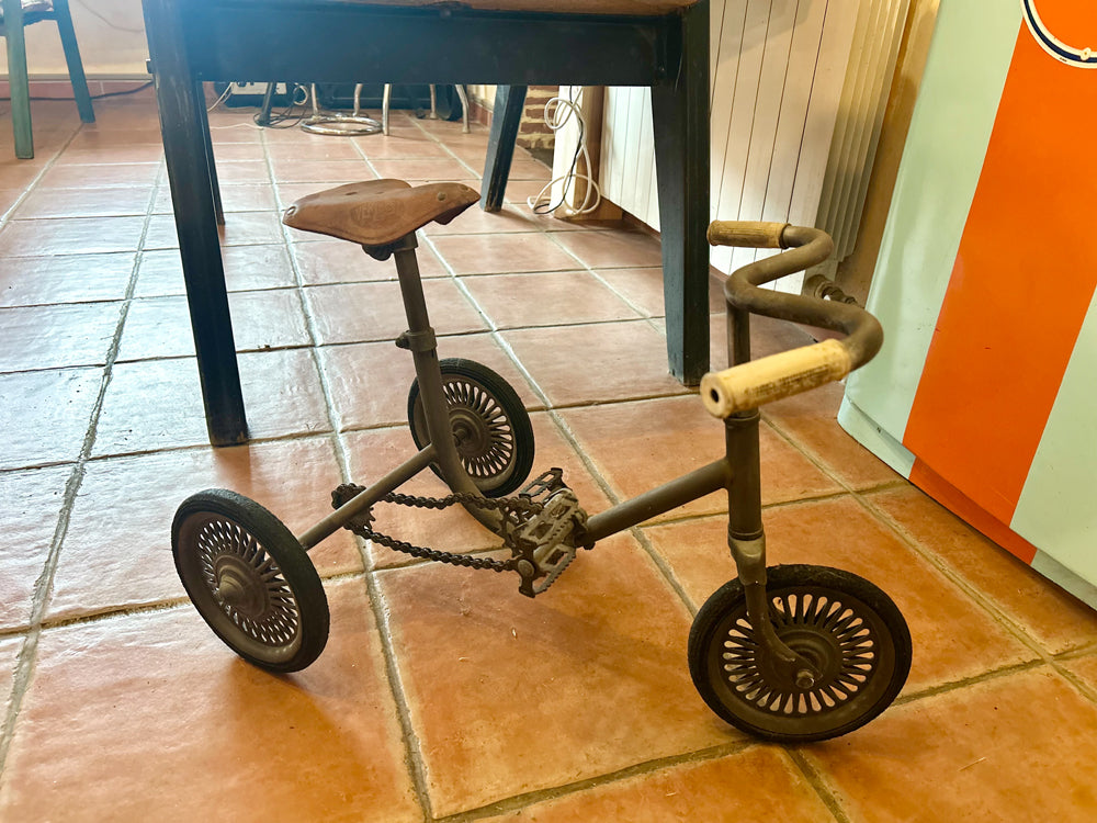 Tricycle En Métal Ancien Pour Poupée/poupon - Jouet Vintage - Objet De Collection