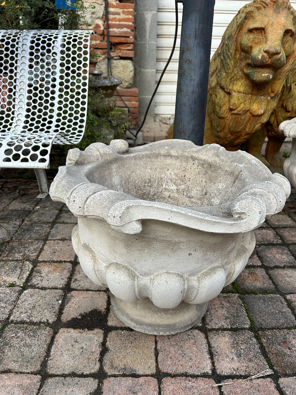 Vase extérieur béton moulé Rond Réf 4361 ( reste plus qu’1 pièce)