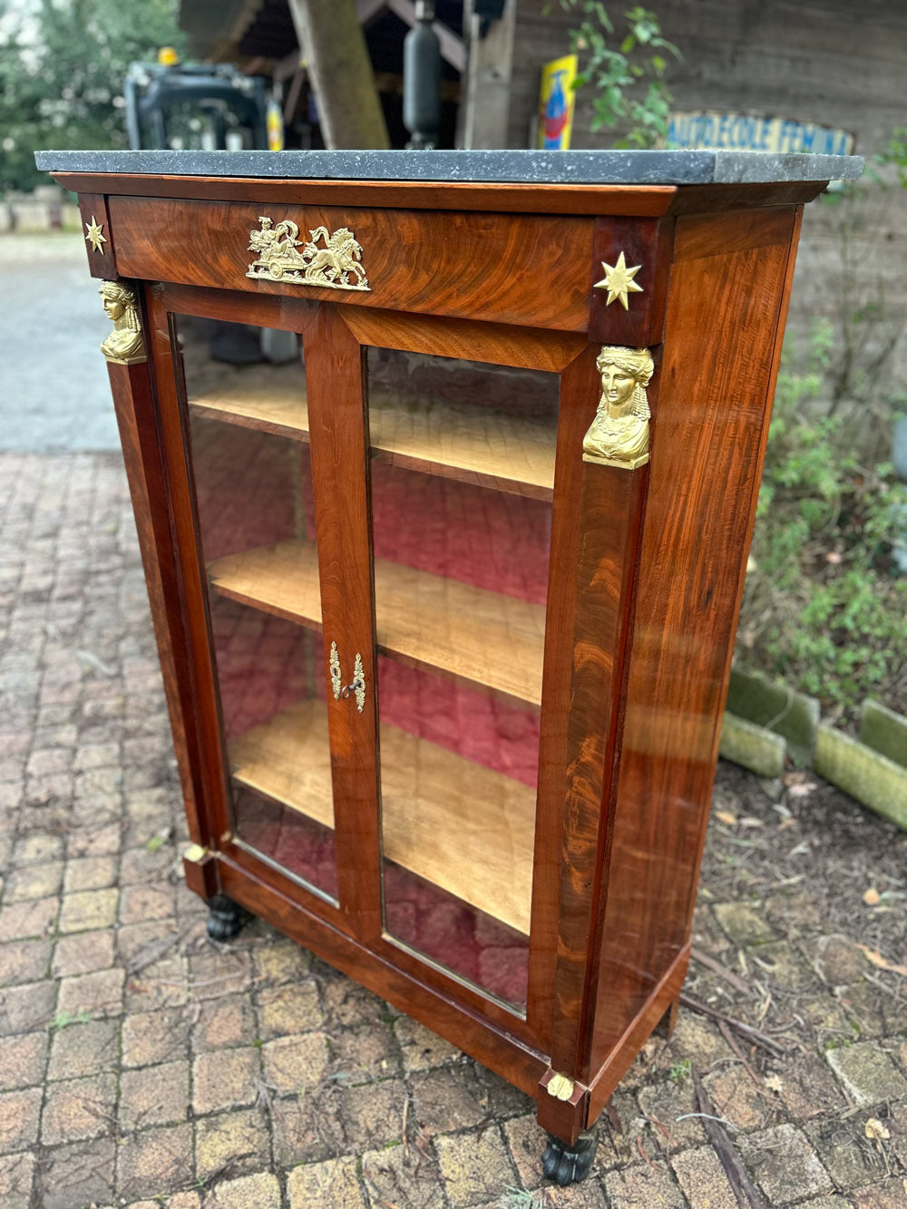 Vitrine Empire retour d'Egypte 19ème