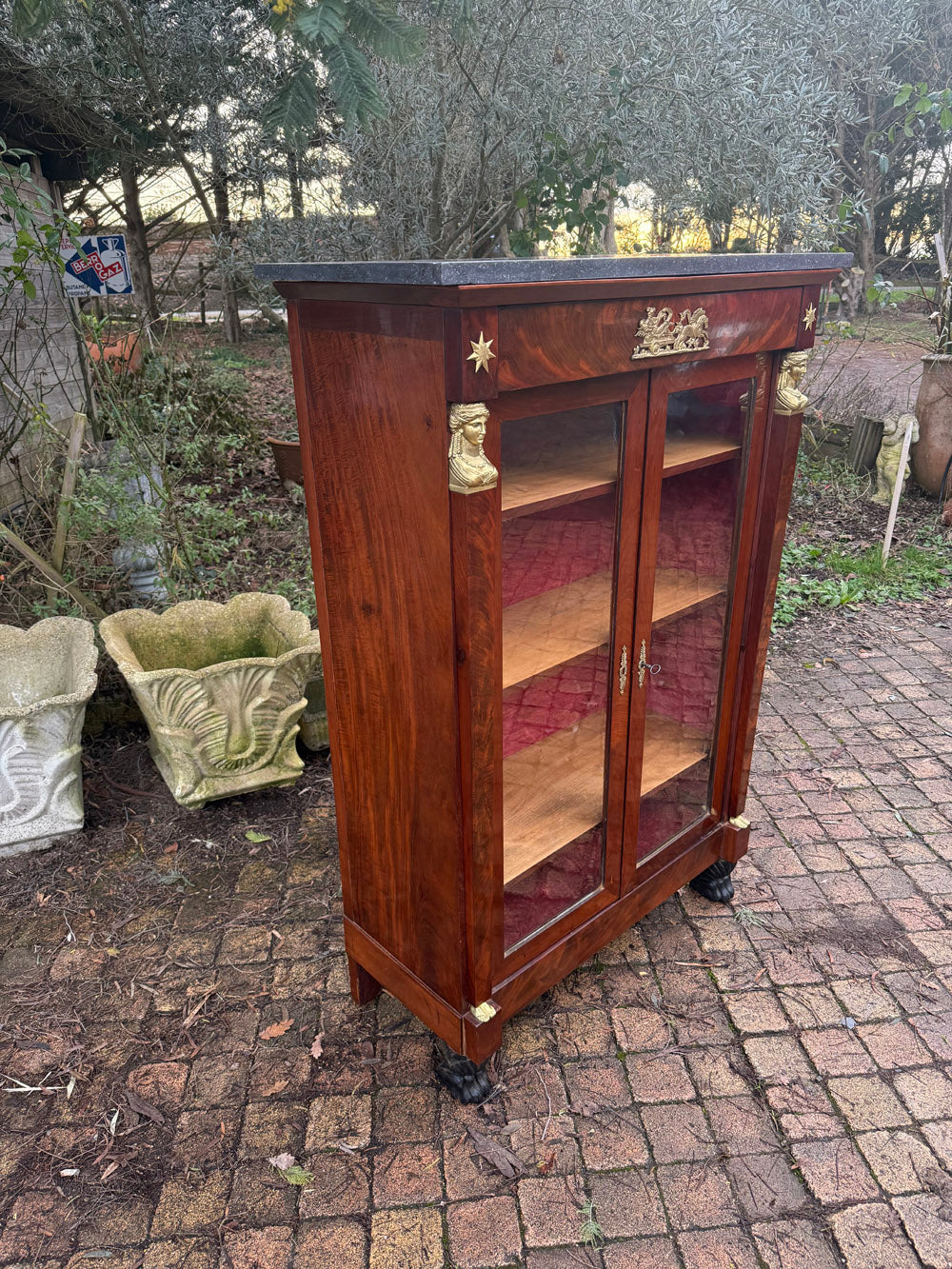 Vitrine Empire retour d'Egypte 19ème