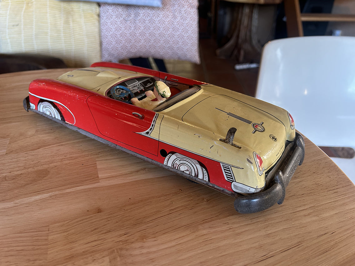 Voiture friction Joustra 1955/60 - vue de côté décoration garage