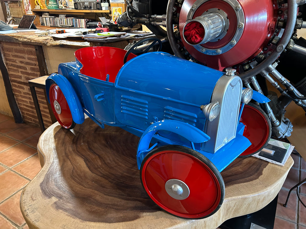 Voiture à pédale BUGATTI EUREKA réf 4195