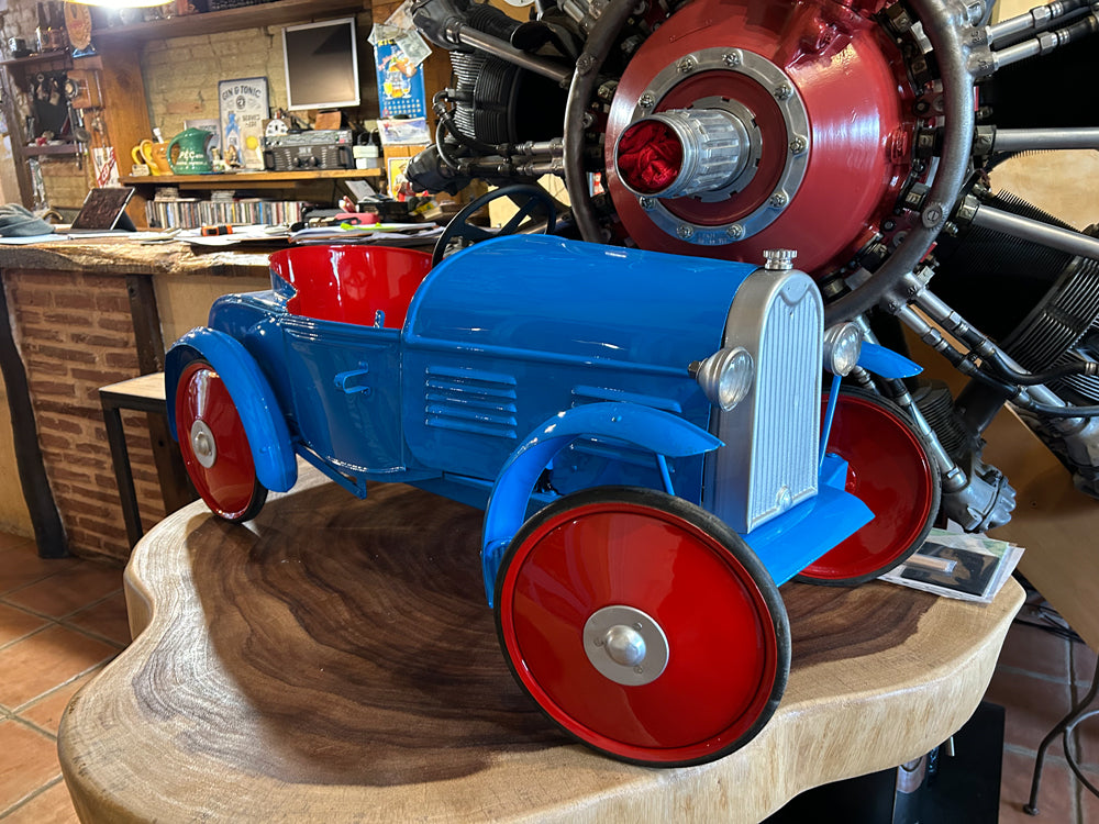 Voiture à pédale BUGATTI EUREKA réf 4195