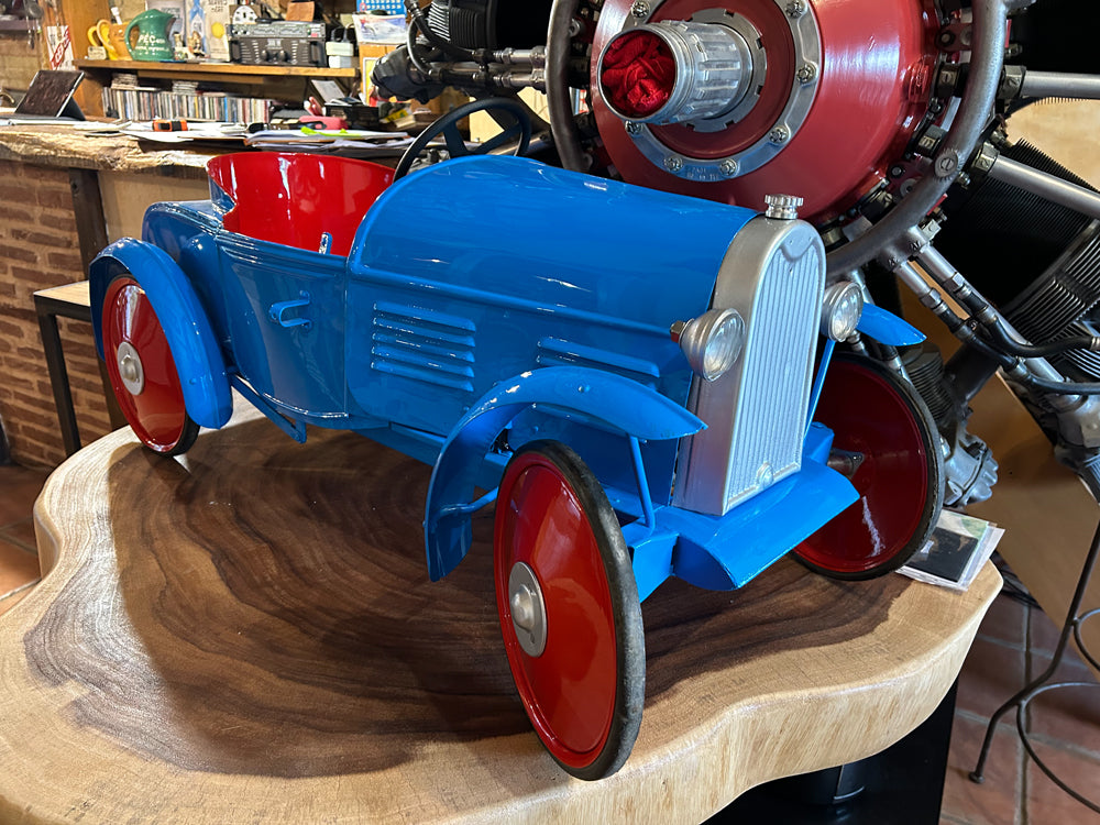 Voiture à pédale BUGATTI EUREKA réf 4195