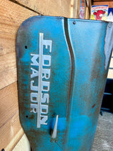 Applique lumineuse Capot tracteur Fordson Réf 4884