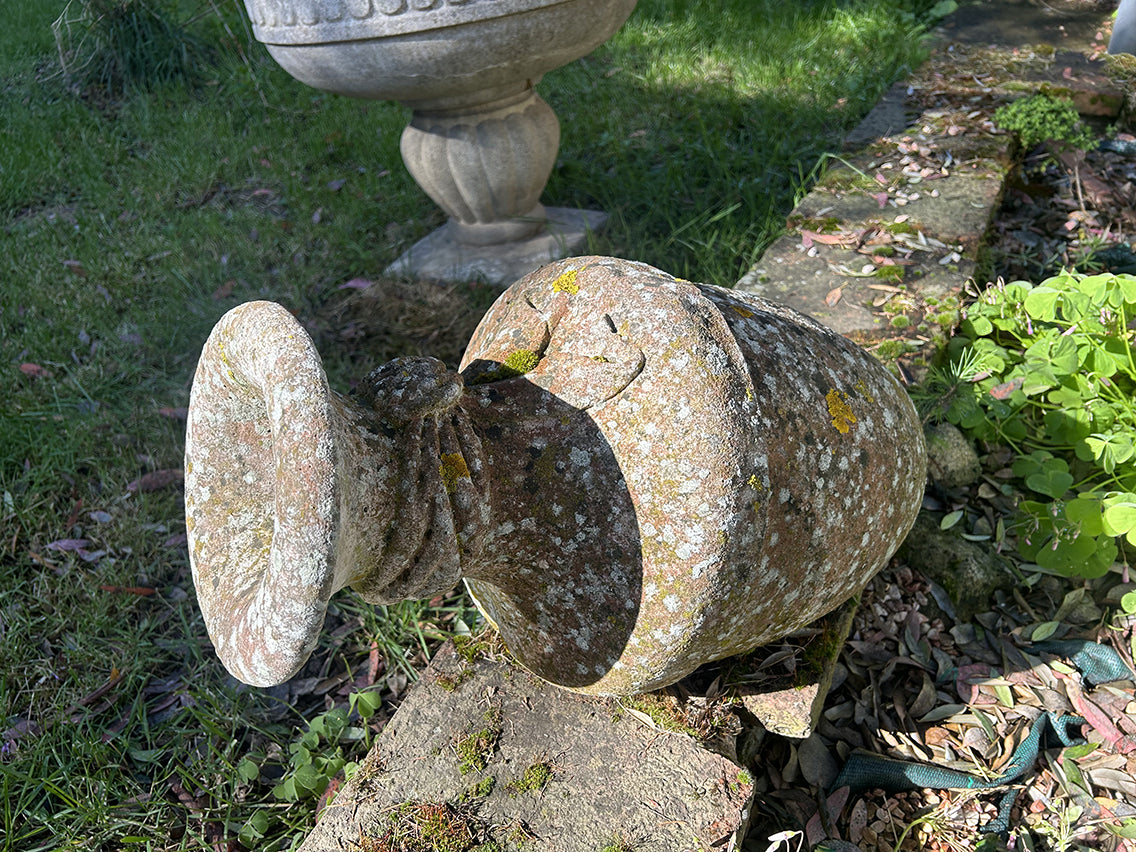Décoration jardin jarre antique pierre reconstituée H66cm - vue de côté