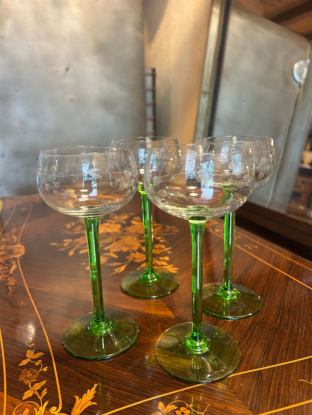 Lot de 4 verres haut ART DECO - Réf 4596