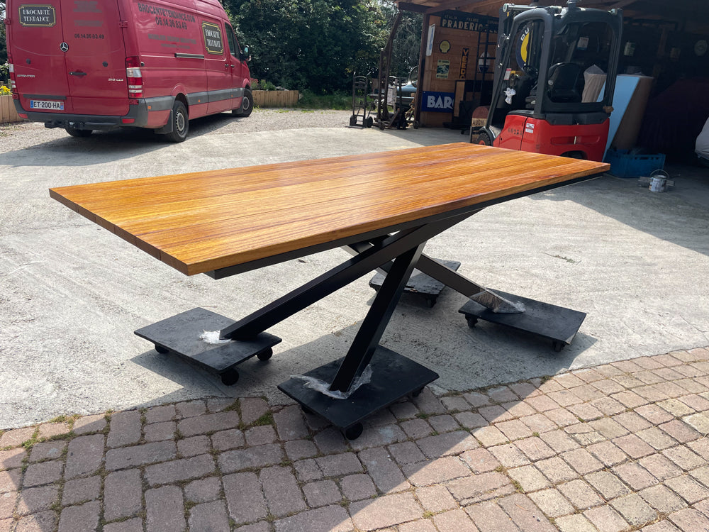 Table Mikado extérieur Réf 4050 Prix de base : 2200€