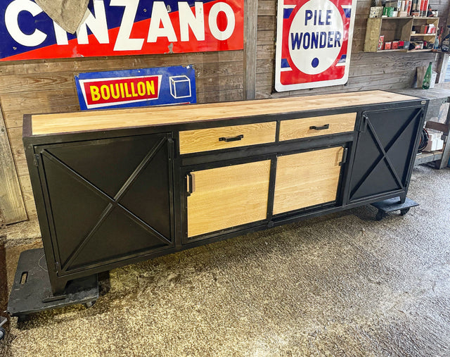 Buffet industriel 4 portes et 2 tiroirs PRIX de base : 2300€ réf 3858