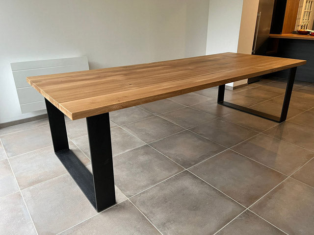 Table piétement fer plat PRIX de base : 2690€ réf 3977