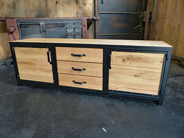 Buffet industriel 3 tiroirs et 2 portes PRIX de base : 1450€ réf 3606