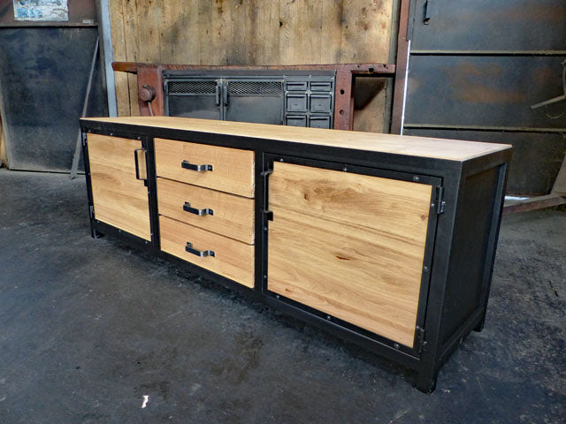 Buffet industriel 3 tiroirs et 2 portes PRIX de base : 1450€ réf 3606