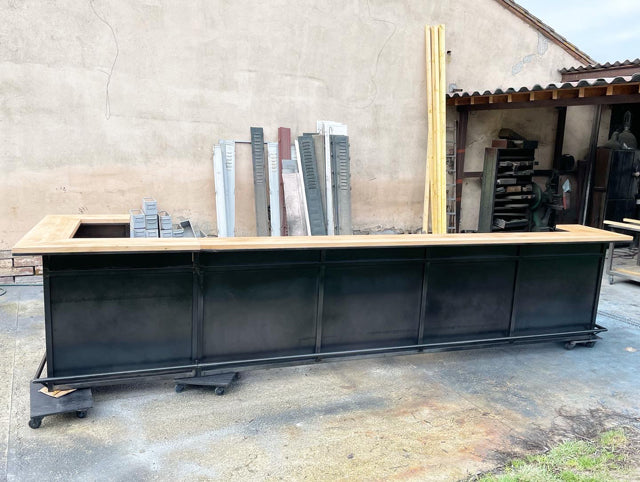 Comptoir de bar industriel PRIX de base 2600€ rèf 3184