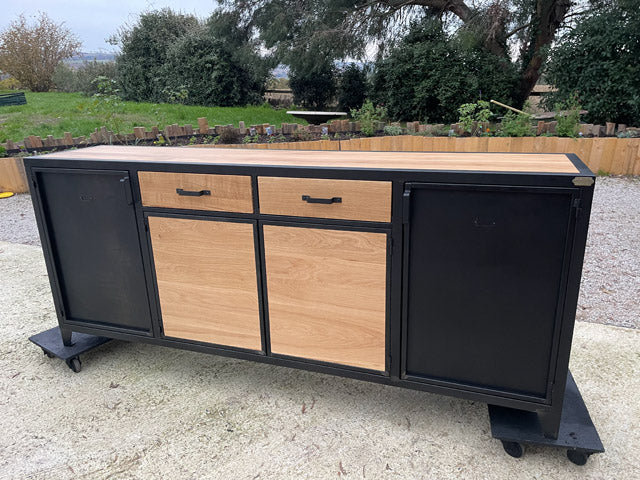 Buffet 2 tiroirs 4 portes PRIX de base: 1500€ réf 3457