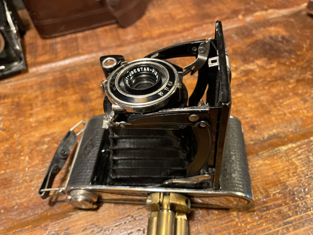 Appareil AGFA Jgestar avec trépied