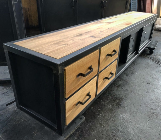 Meuble tv design industriel 8 tiroirs PRIX de base : 1450€ réf 3619