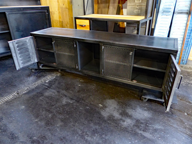 Meuble TV tout métal design industriel PRIX de base : 1290€ réf 3605