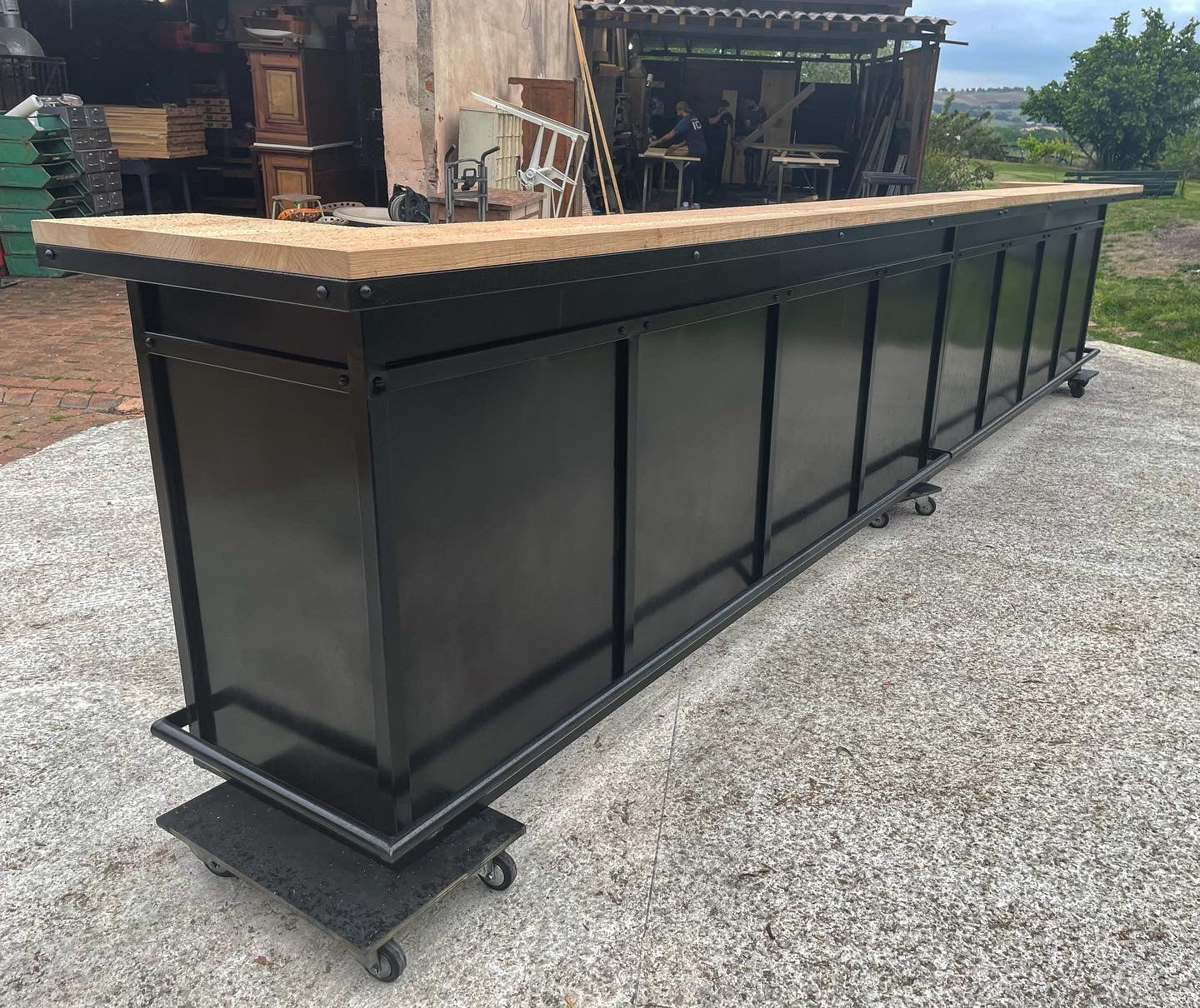 Comptoir bar sur mesure. réf 1993. Prix de base : 2200€