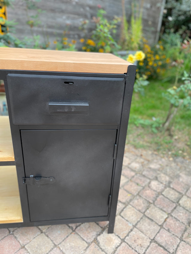 Ancien établi de carrosserie