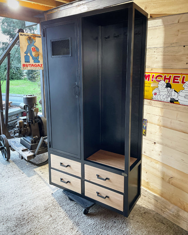 Armoire vestiaire industriel PRIX de base: 1250€ réf 3227