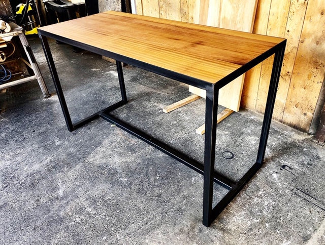 Meuble industriel table mange debout PRIX de base: 790€ réf 2021